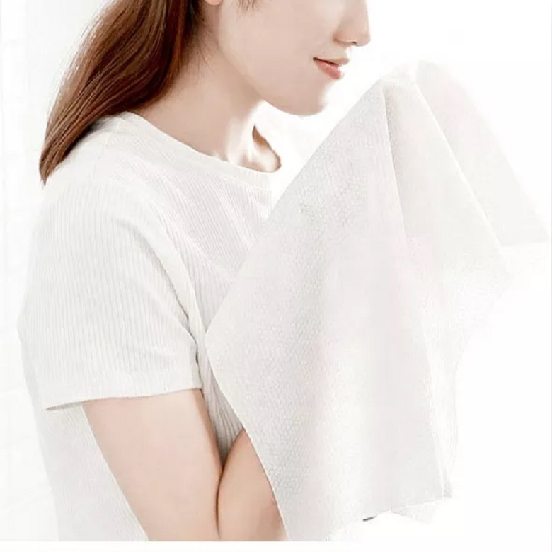 Disposable face towel